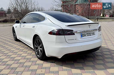 Лифтбек Tesla Model S 2017 в 