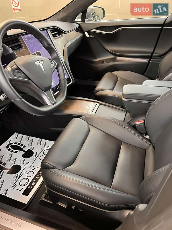 Ліфтбек Tesla Model S 2020 в Івано-Франківську