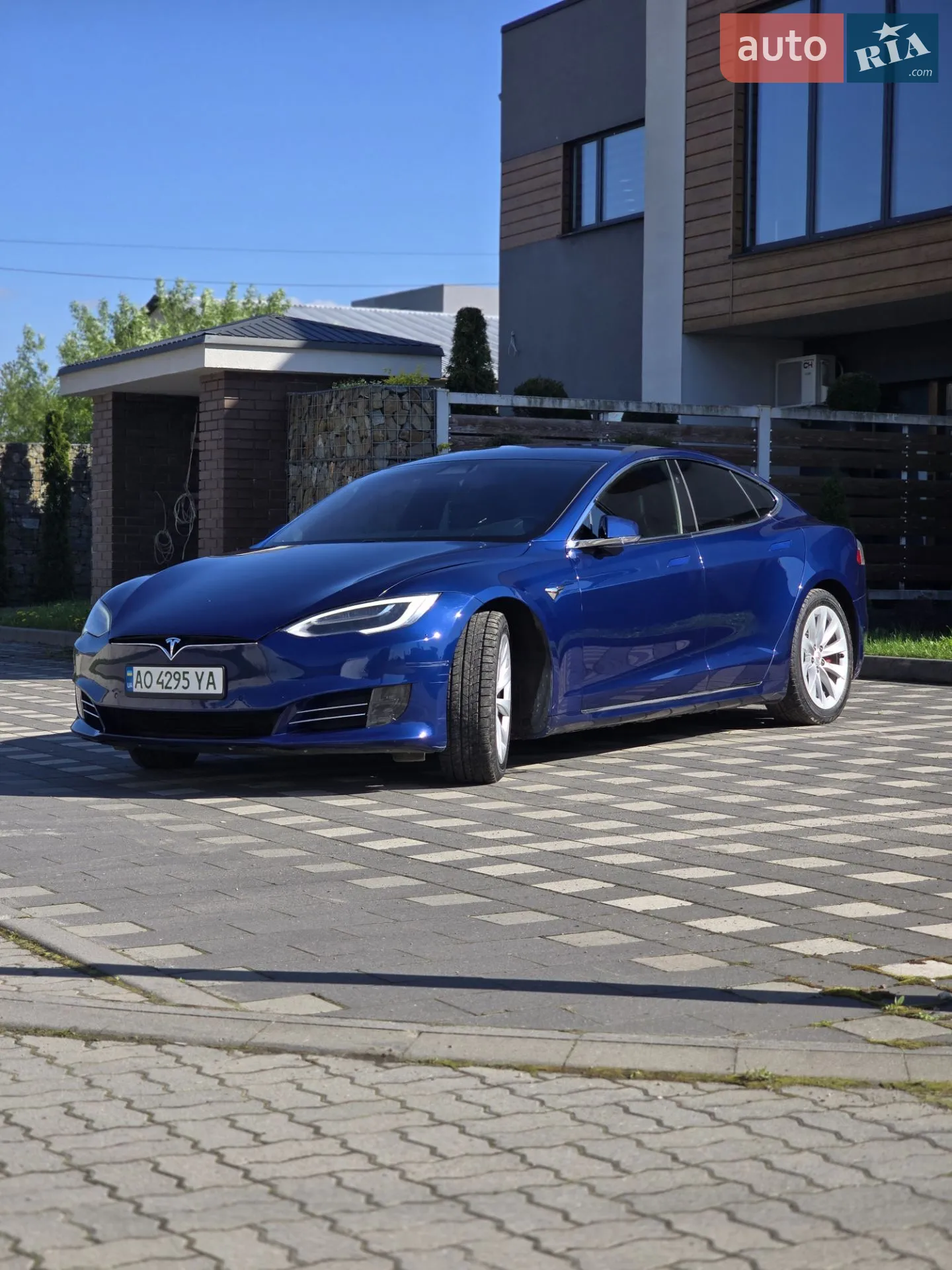 Tesla Model S 2017 VIN 5YJSA1E12HF191706 фото оголошення 2 з 29