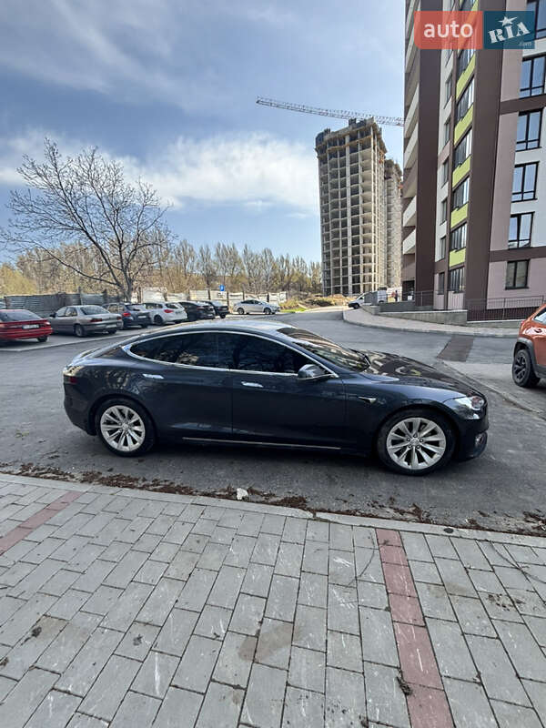 Лифтбек Tesla Model S 2018 в Тернополе