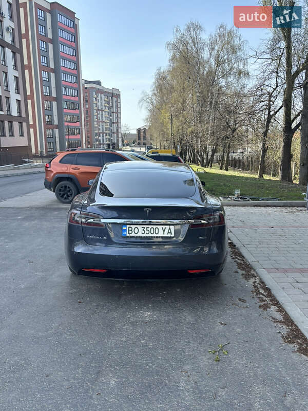 Лифтбек Tesla Model S 2018 в Тернополе