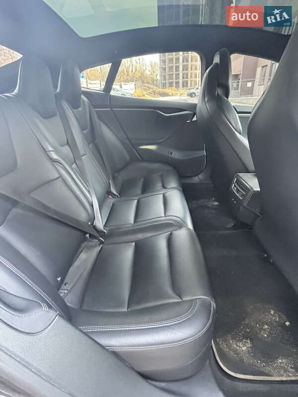 Лифтбек Tesla Model S 2018 в Тернополе