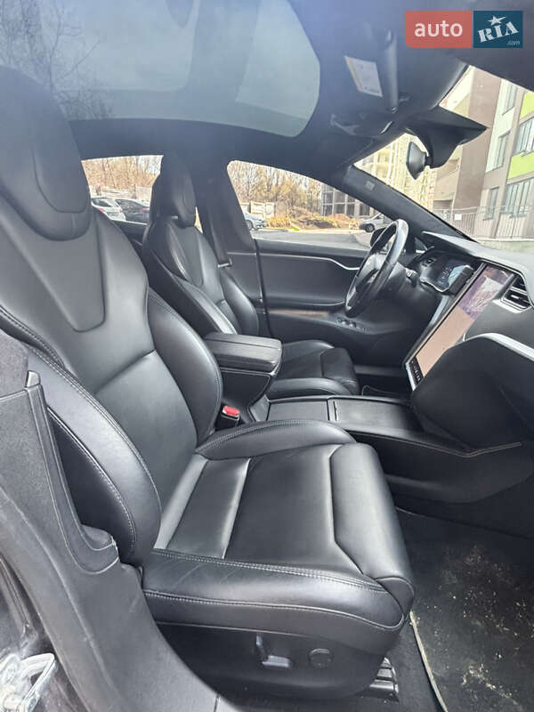 Лифтбек Tesla Model S 2018 в Тернополе