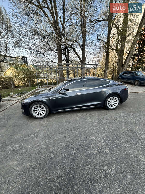 Ліфтбек Tesla Model S 2018 в Тернополі