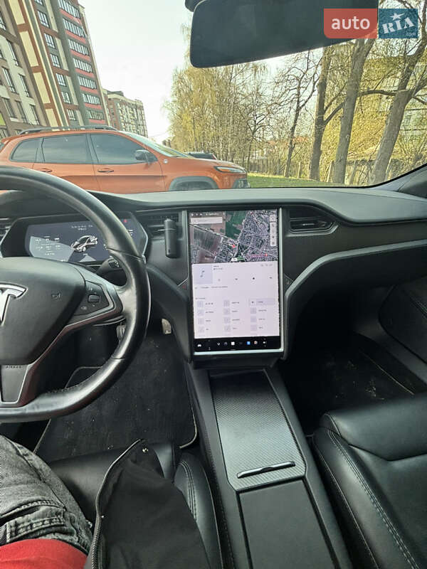 Лифтбек Tesla Model S 2018 в Тернополе