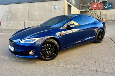 Лифтбек Tesla Model S 2017 в 