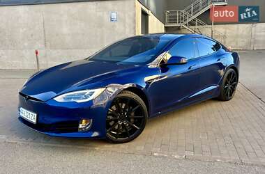 Лифтбек Tesla Model S 2017 в 