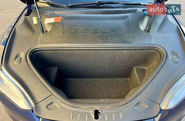 Лифтбек Tesla Model S 2017 в 