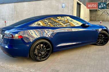 Лифтбек Tesla Model S 2017 в 