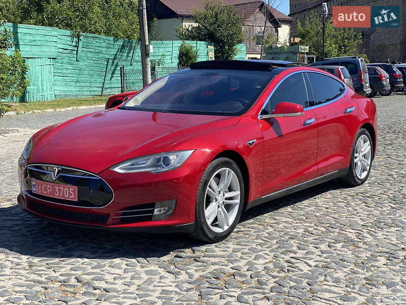 Tesla Model S 2013