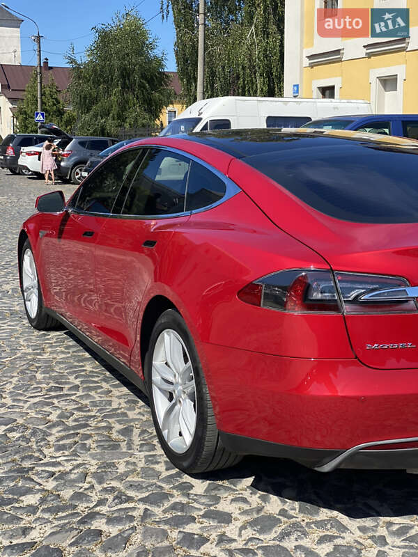 Ліфтбек Tesla Model S 2013 в Луцьку