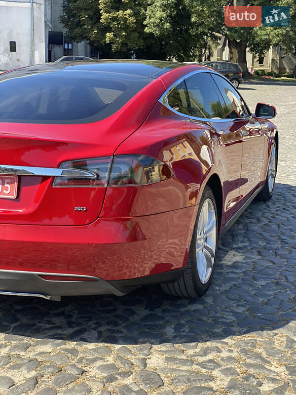 Ліфтбек Tesla Model S 2013 в Луцьку