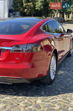 Лифтбек Tesla Model S 2013 в 