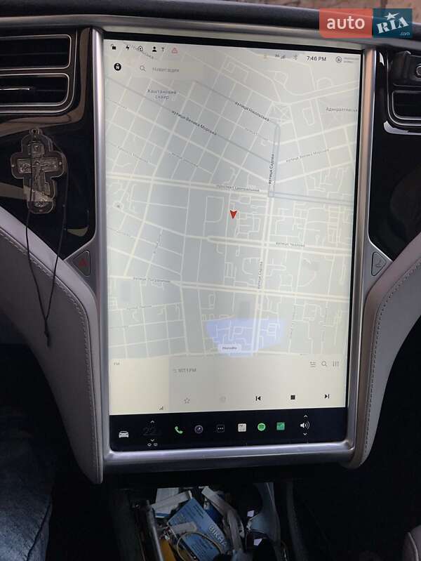 Лифтбек Tesla Model S 2016 в Николаеве
