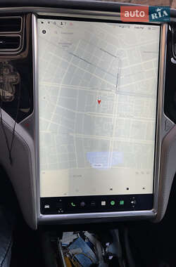 Лифтбек Tesla Model S 2016 в 