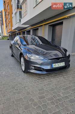Лифтбек Tesla Model S 2015 в 