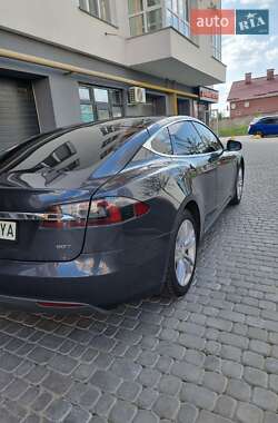Лифтбек Tesla Model S 2015 в 