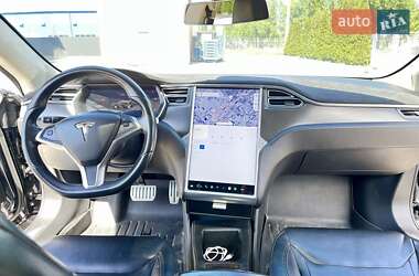 Лифтбек Tesla Model S 2015 в 