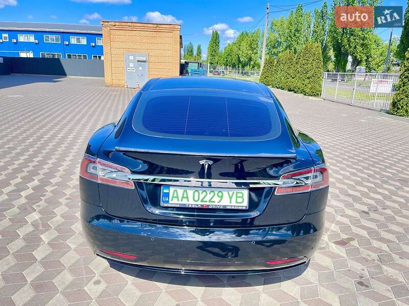 Лифтбек Tesla Model S 2015 в Броварах