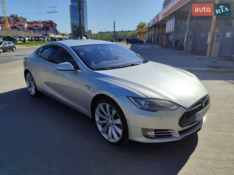 Лифтбек Tesla Model S 2014 в Тернополе