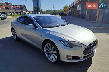 Лифтбек Tesla Model S 2014 в 