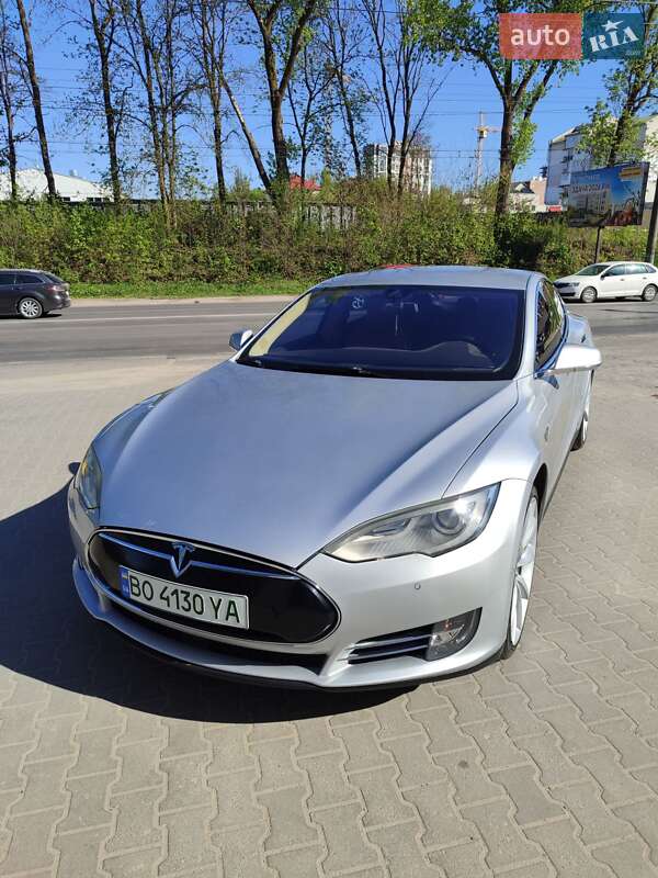 Лифтбек Tesla Model S 2014 в Тернополе