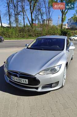 Лифтбек Tesla Model S 2014 в 