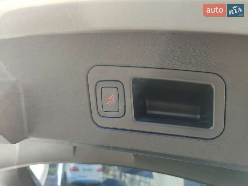 Лифтбек Tesla Model S 2014 в Тернополе