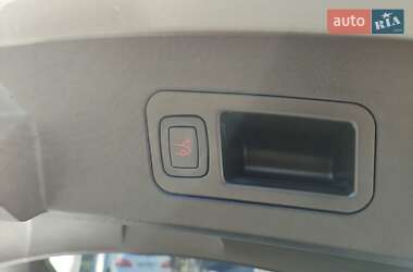 Лифтбек Tesla Model S 2014 в 