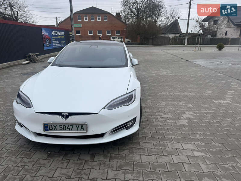 Tesla Model S 2018