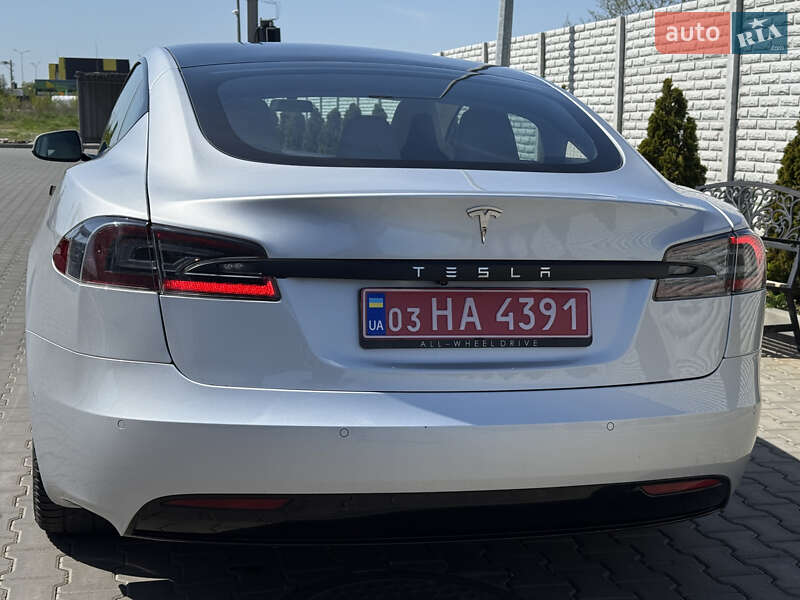 Ліфтбек Tesla Model S 2018 в Дніпрі