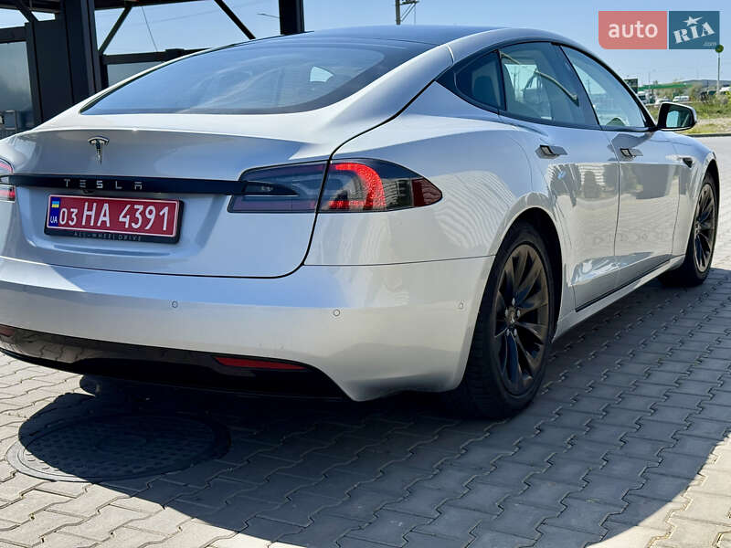 Ліфтбек Tesla Model S 2018 в Дніпрі