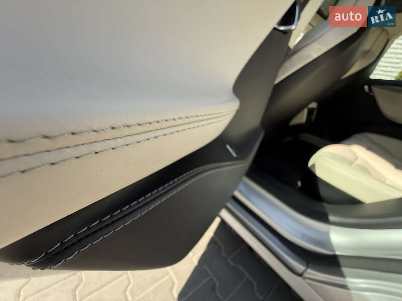 Ліфтбек Tesla Model S 2018 в Дніпрі