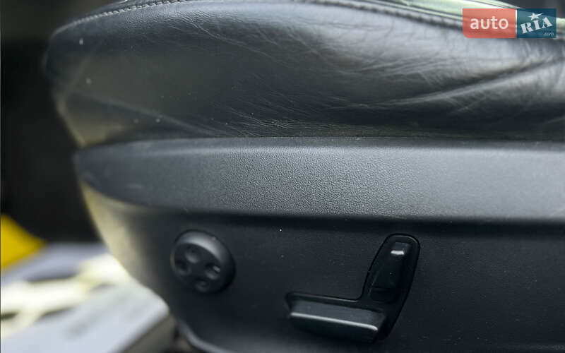 Лифтбек Tesla Model S 2015 в Львове