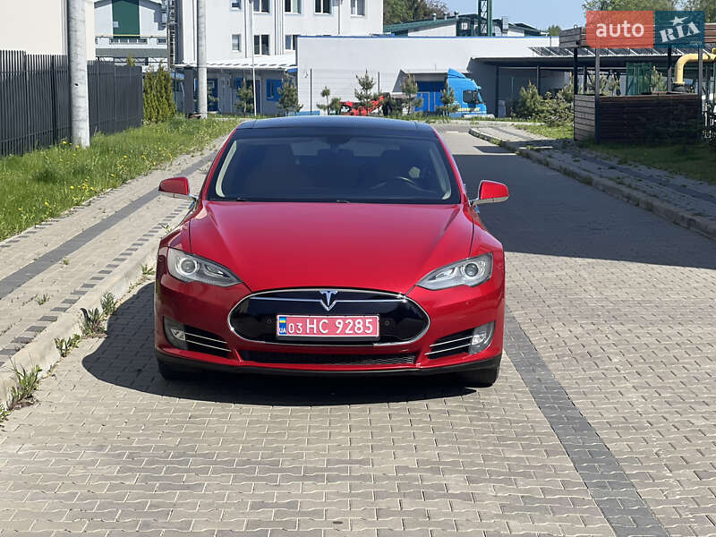 Лифтбек Tesla Model S 2014 в Луцке