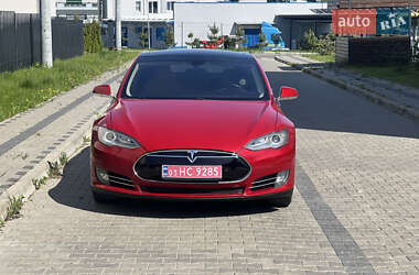 Лифтбек Tesla Model S 2014 в 