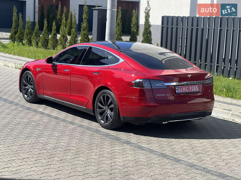 Лифтбек Tesla Model S 2014 в Луцке