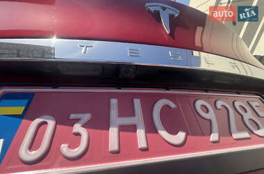 Лифтбек Tesla Model S 2014 в 