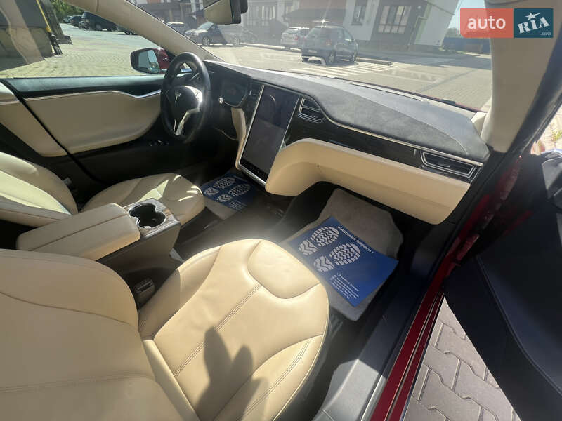 Лифтбек Tesla Model S 2014 в Луцке