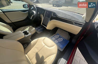 Лифтбек Tesla Model S 2014 в 