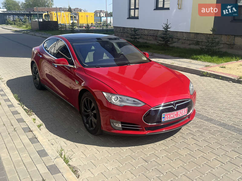 Лифтбек Tesla Model S 2014 в Луцке