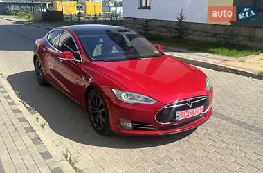 Лифтбек Tesla Model S 2014 в 