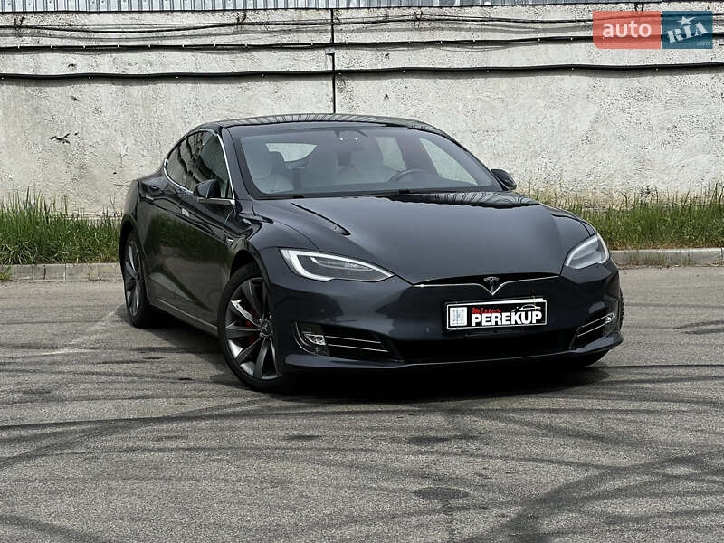 Лифтбек Tesla Model S 2017 в 
