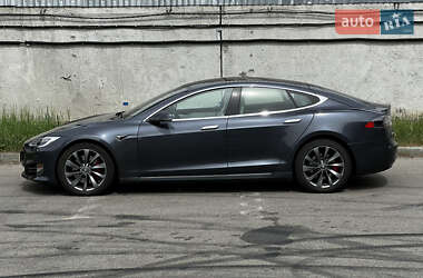 Лифтбек Tesla Model S 2017 в 