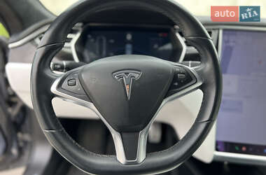 Лифтбек Tesla Model S 2017 в 