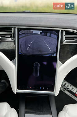 Лифтбек Tesla Model S 2017 в 