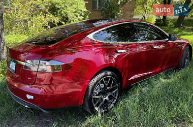 Лифтбек Tesla Model S 2014 в 