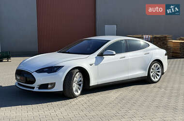Лифтбек Tesla Model S 2013 в 