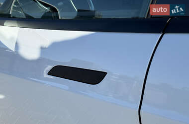 Лифтбек Tesla Model S 2013 в 