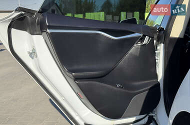 Лифтбек Tesla Model S 2013 в 